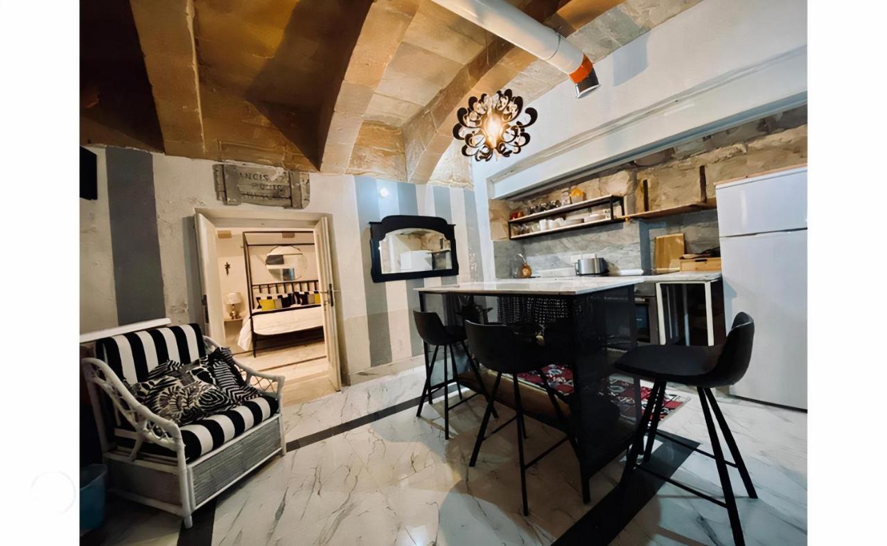 Charming Townhouse Prime Area Valletta Apartment Екстериор снимка