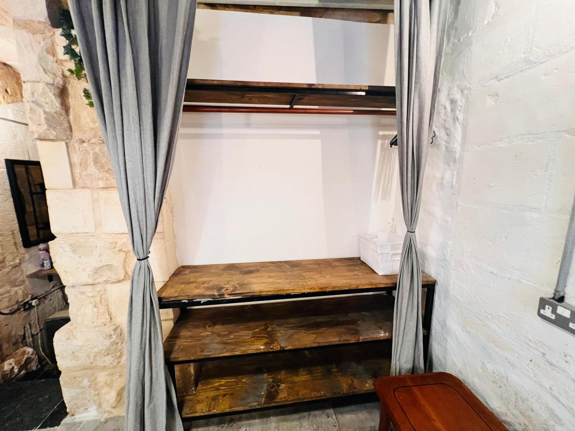 Charming Townhouse Prime Area Valletta Apartment Екстериор снимка