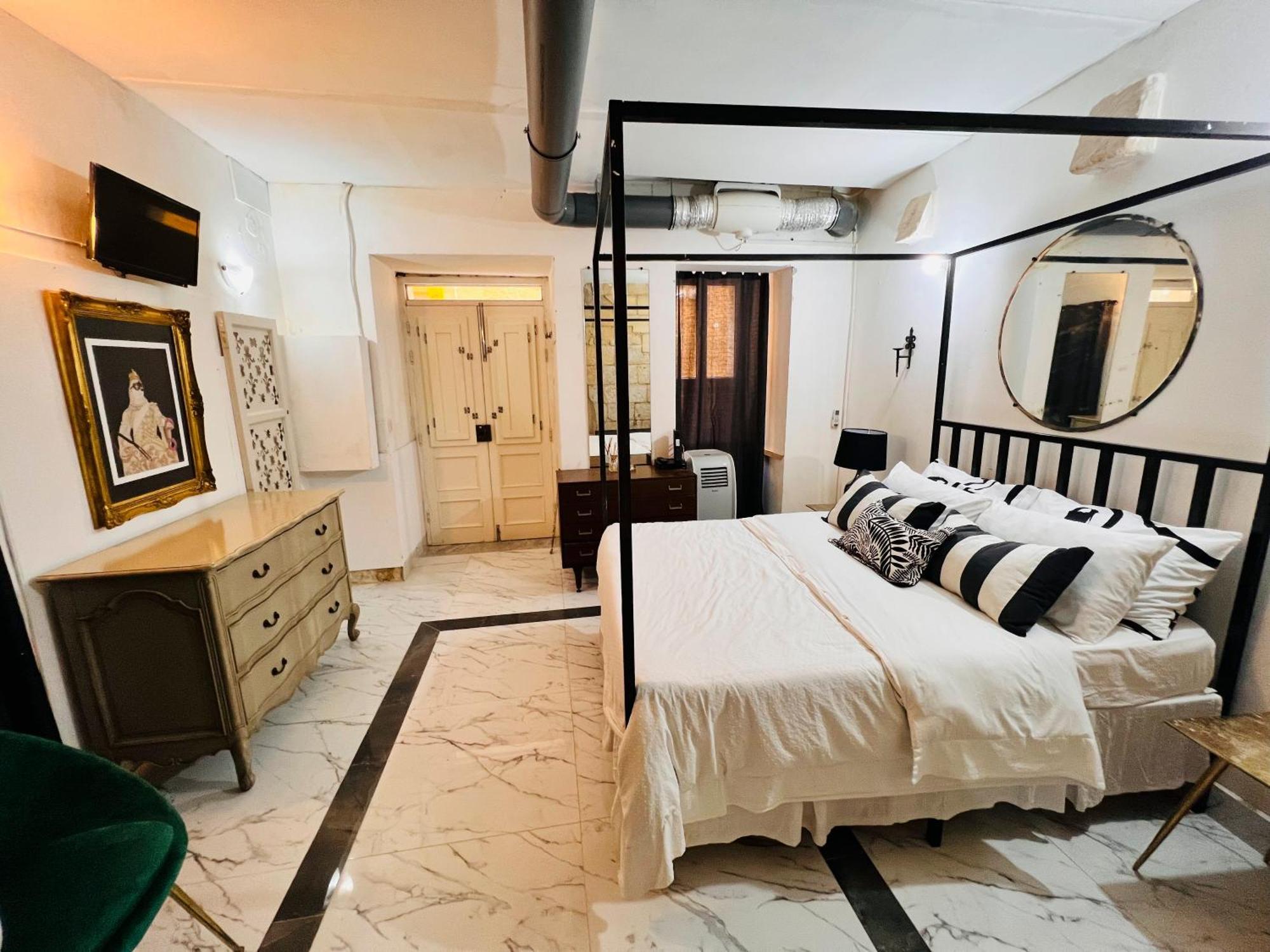 Charming Townhouse Prime Area Valletta Apartment Екстериор снимка