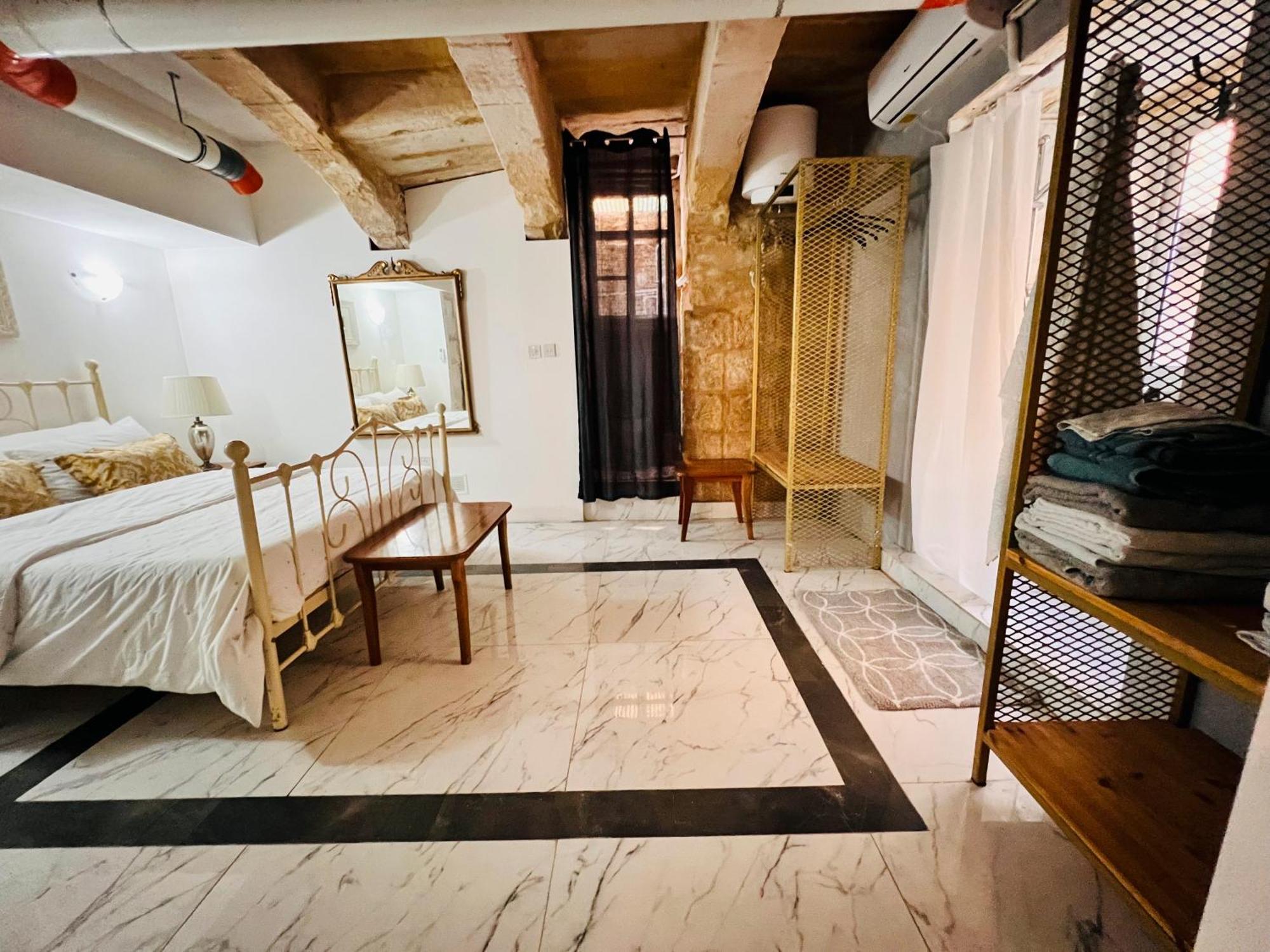 Charming Townhouse Prime Area Valletta Apartment Екстериор снимка