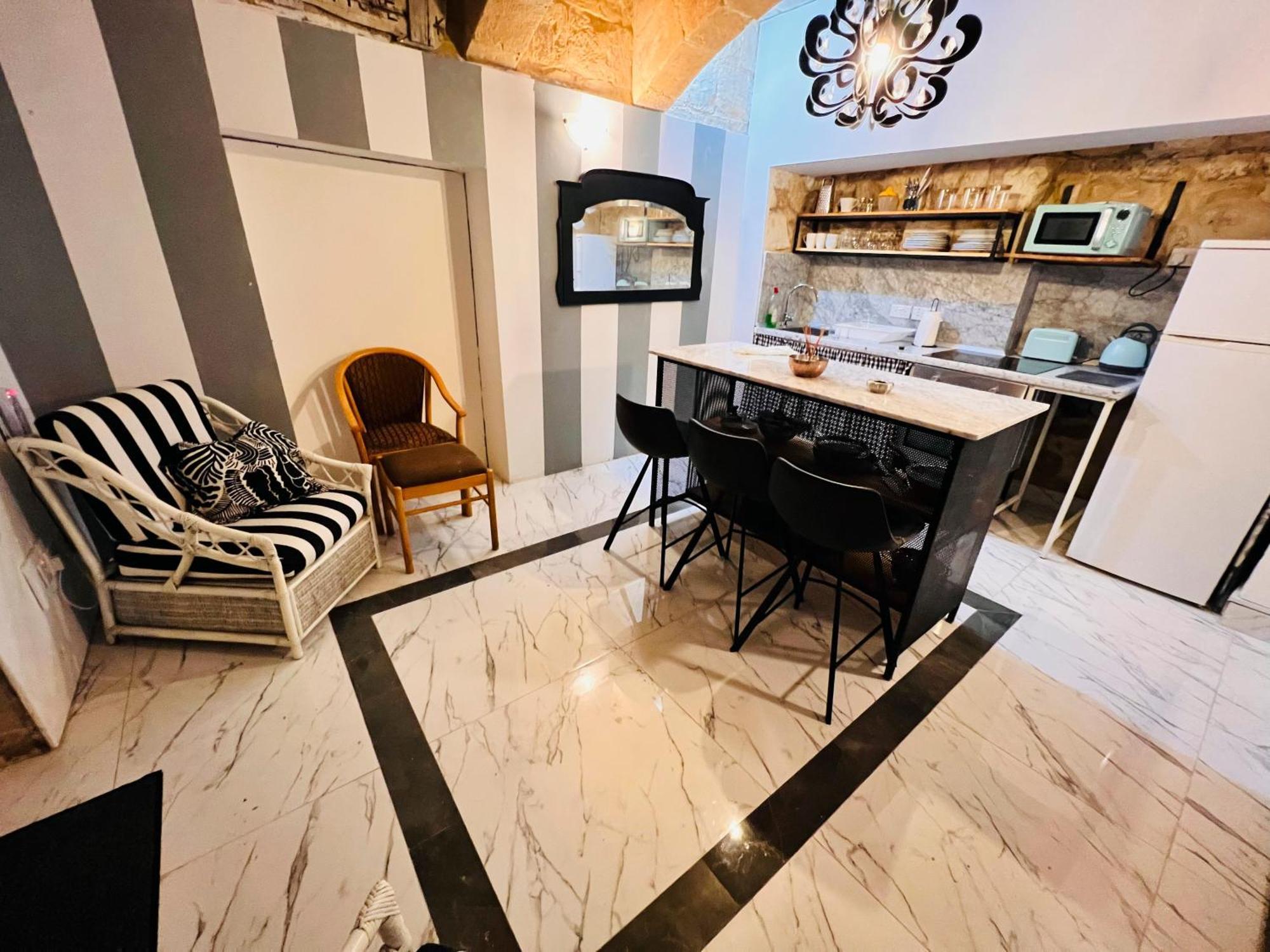 Charming Townhouse Prime Area Valletta Apartment Екстериор снимка